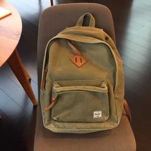 Herschel Backpack Like-New